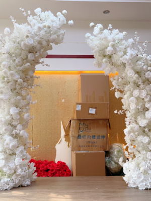 White Asymmetrical Curved Floral Arch With Metal Stand, 2.3m & 1.9m Dual‑Height Wedding Flower Gate Backdrop for Event Decor
